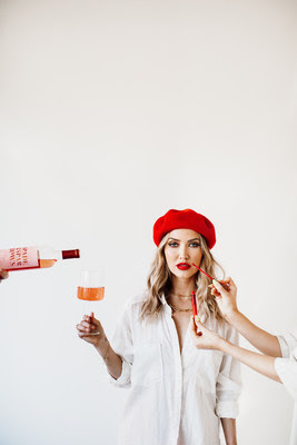  Former Bachelorette Kaitlyn Bristowe Launches ‘Spade & Sparrows’ Wine In Canada
